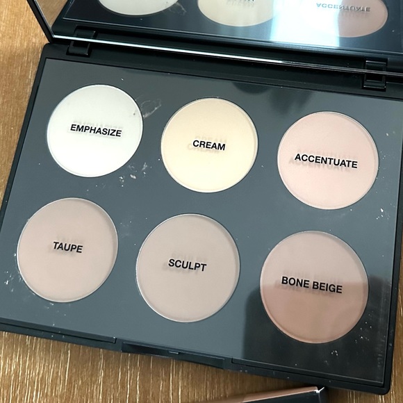 🎉 HOST PICK 🎉 [NEW] MAC Studio Fix Sculpt & Shape Contour Palette .50oz - Picture 2 of 5